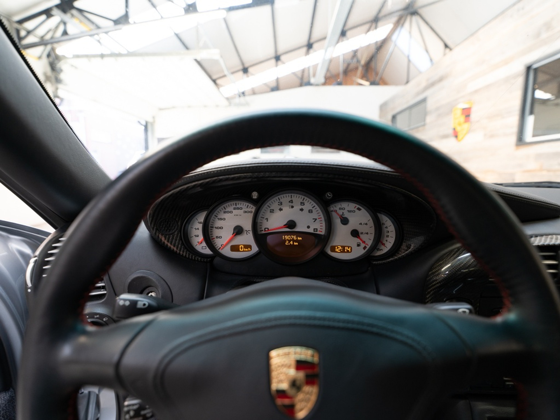 43510281-27.jpg