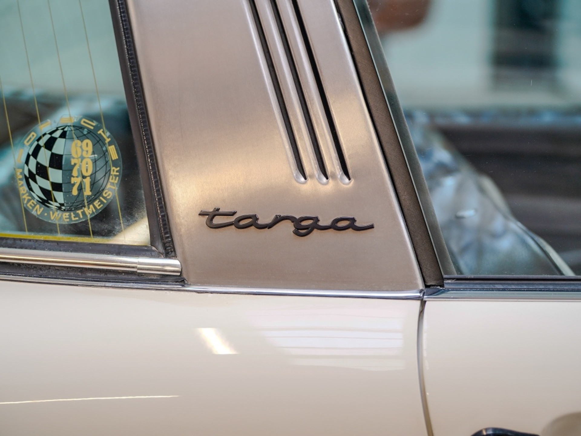 43510624-16.jpg