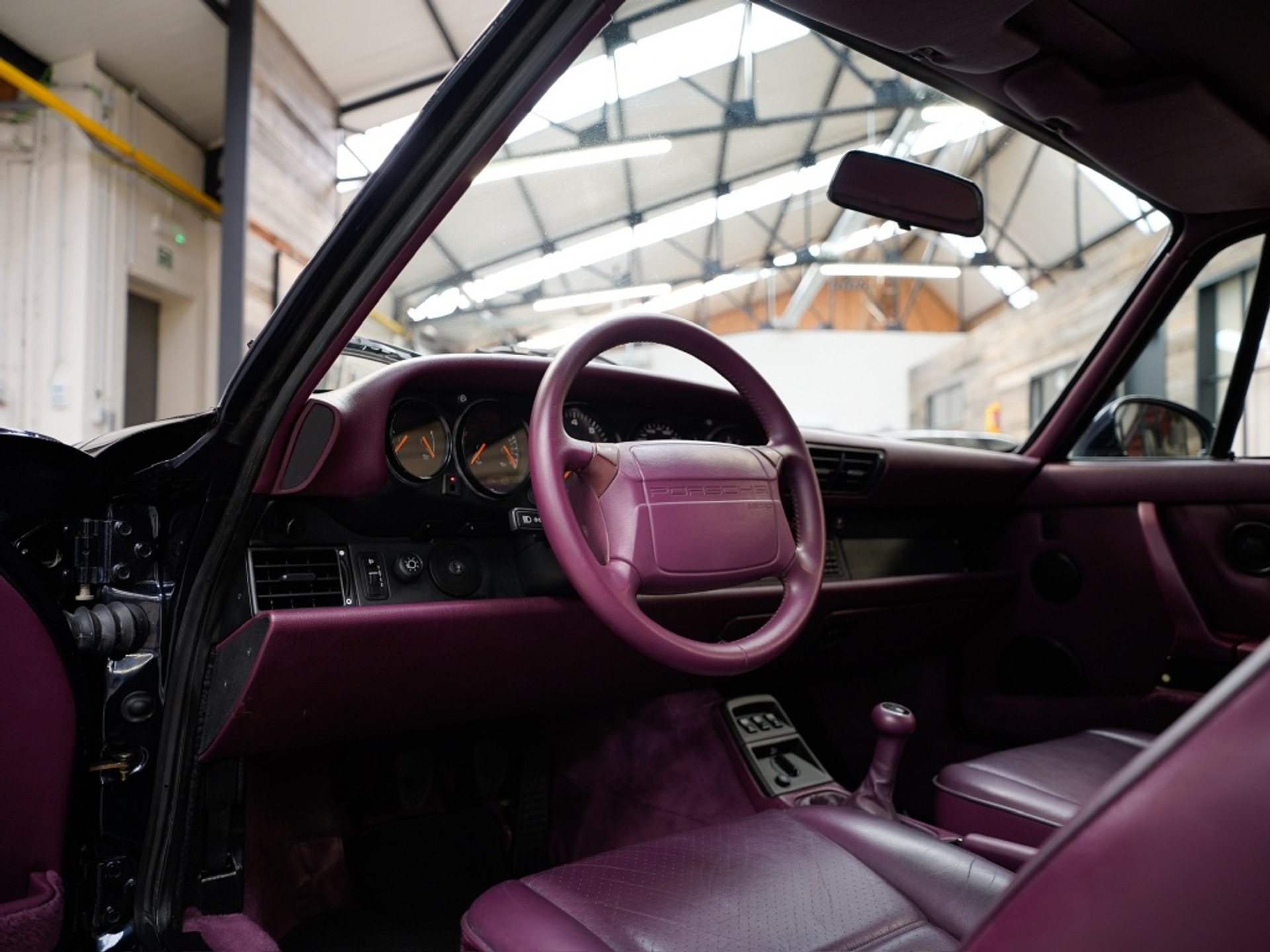 43511168-10.jpg