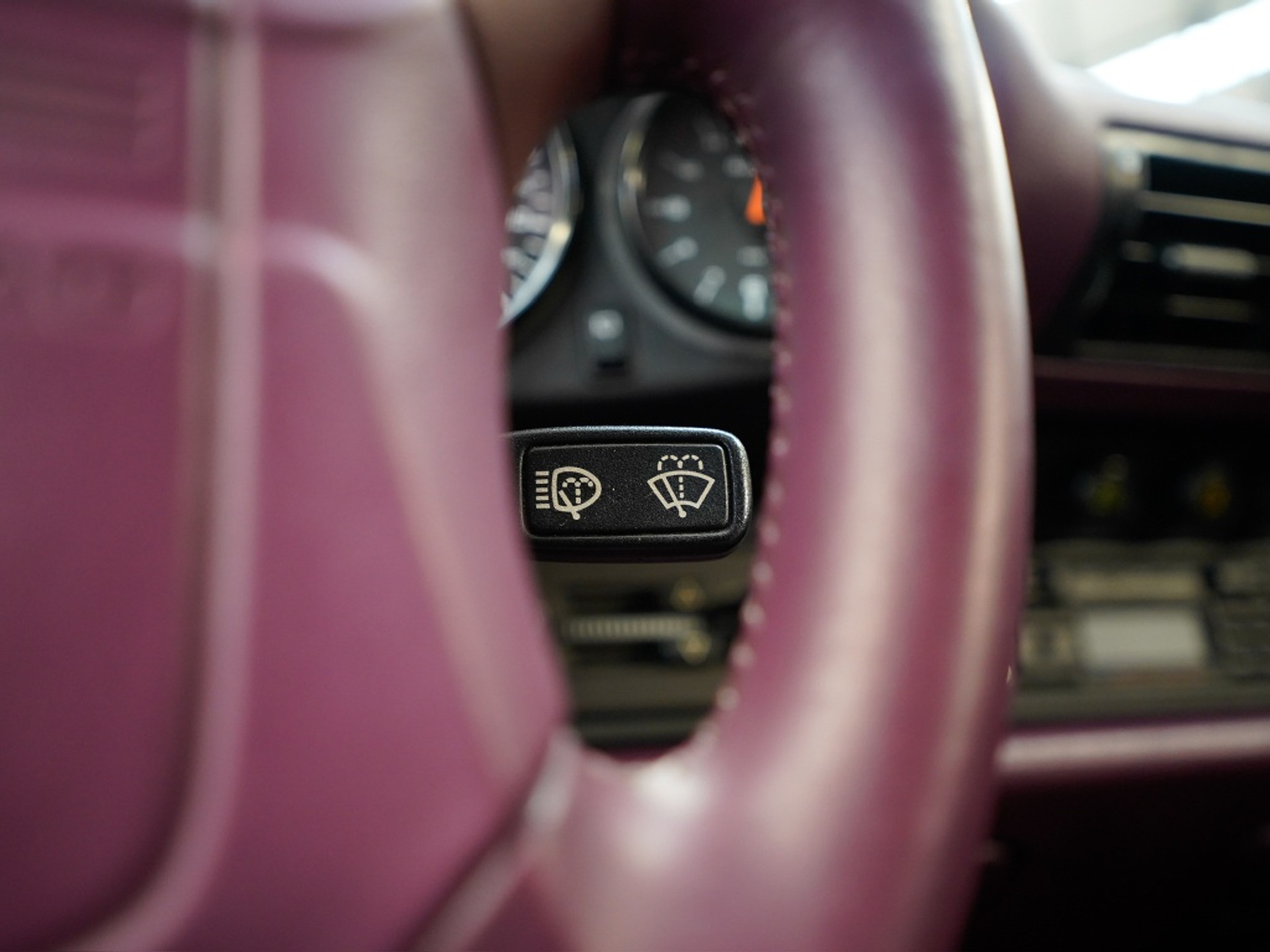 43511168-20.jpg
