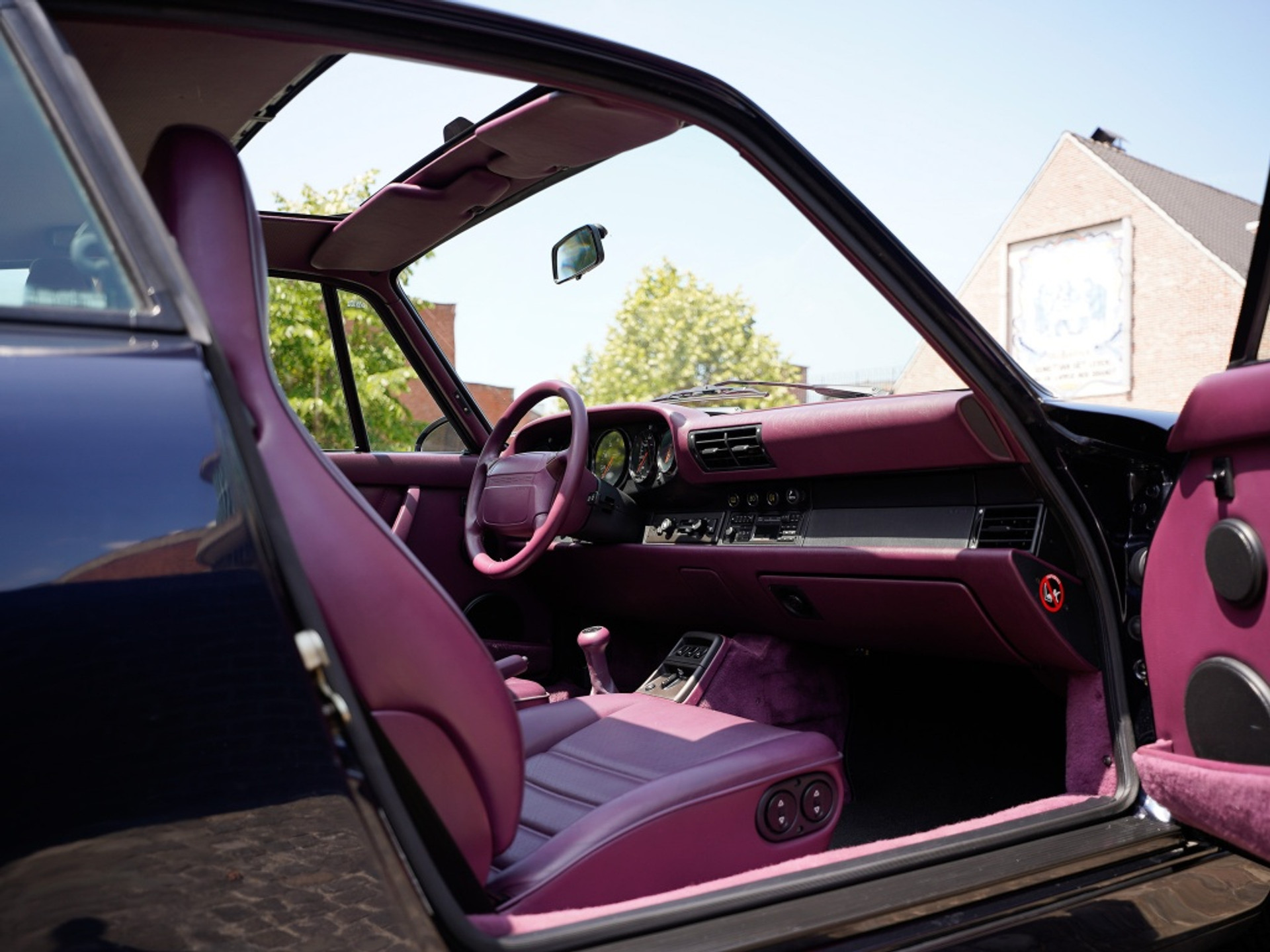 43511168-27.jpg