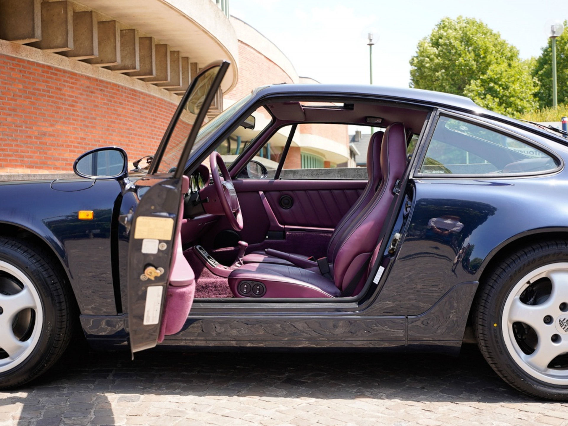 43511168-6.jpg