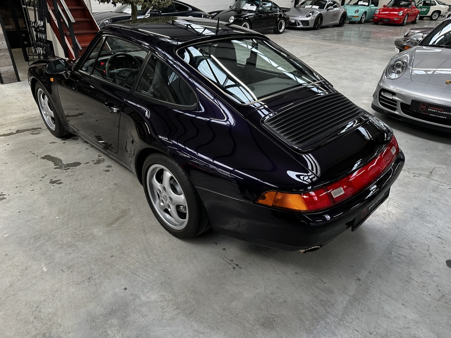 44499637-5.jpg