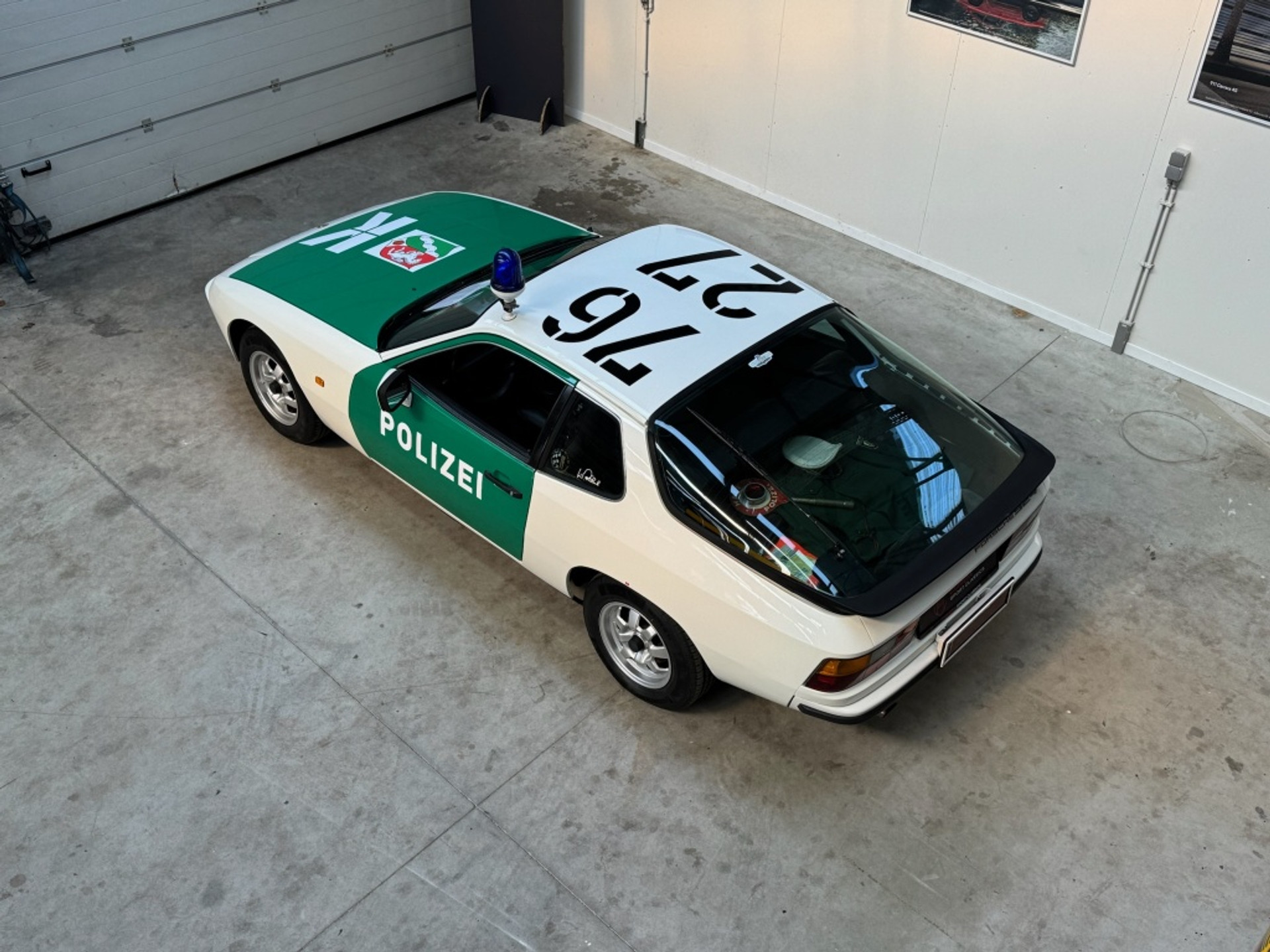 44519337-2.jpg
