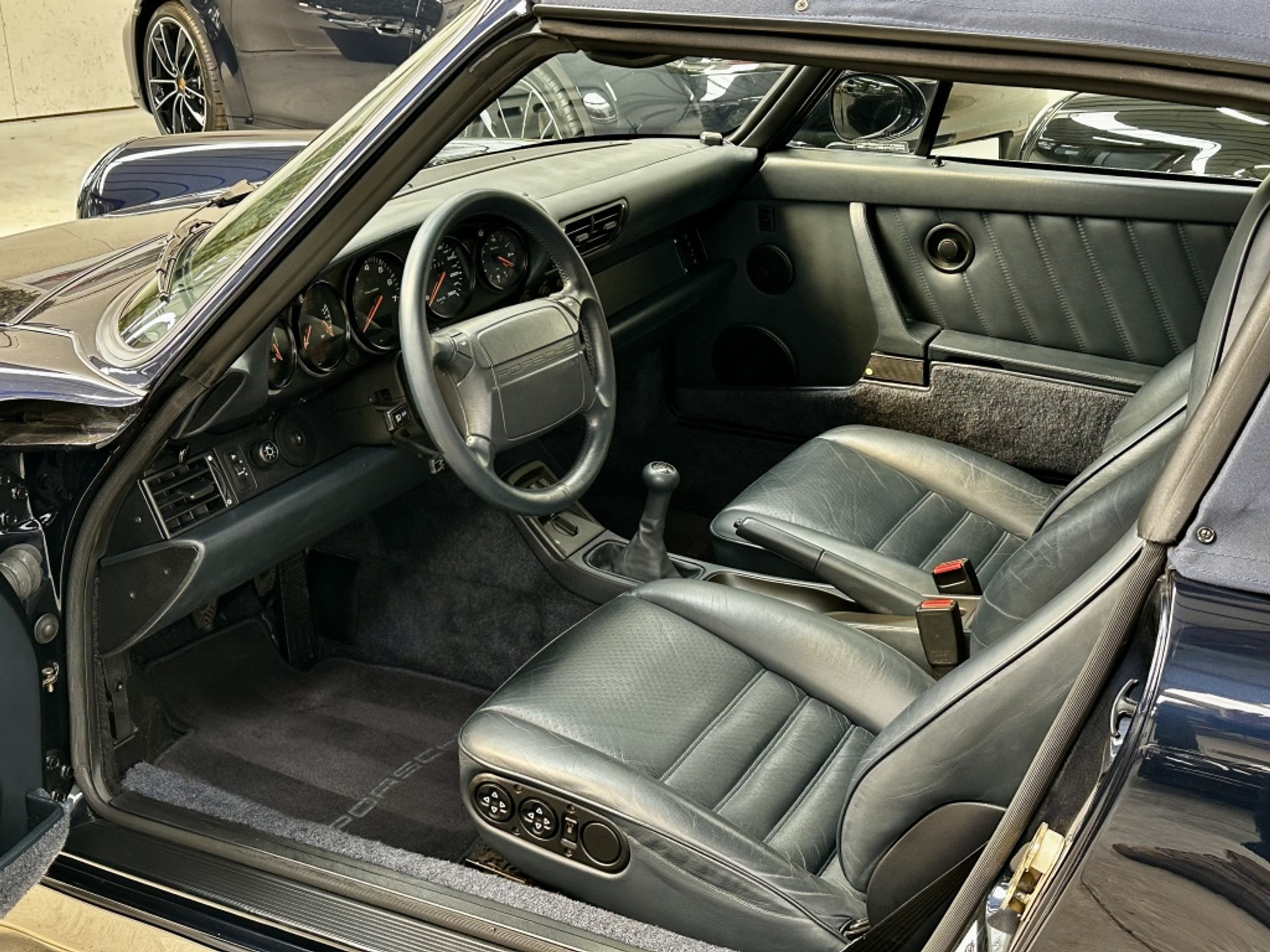 44753974-4.jpg