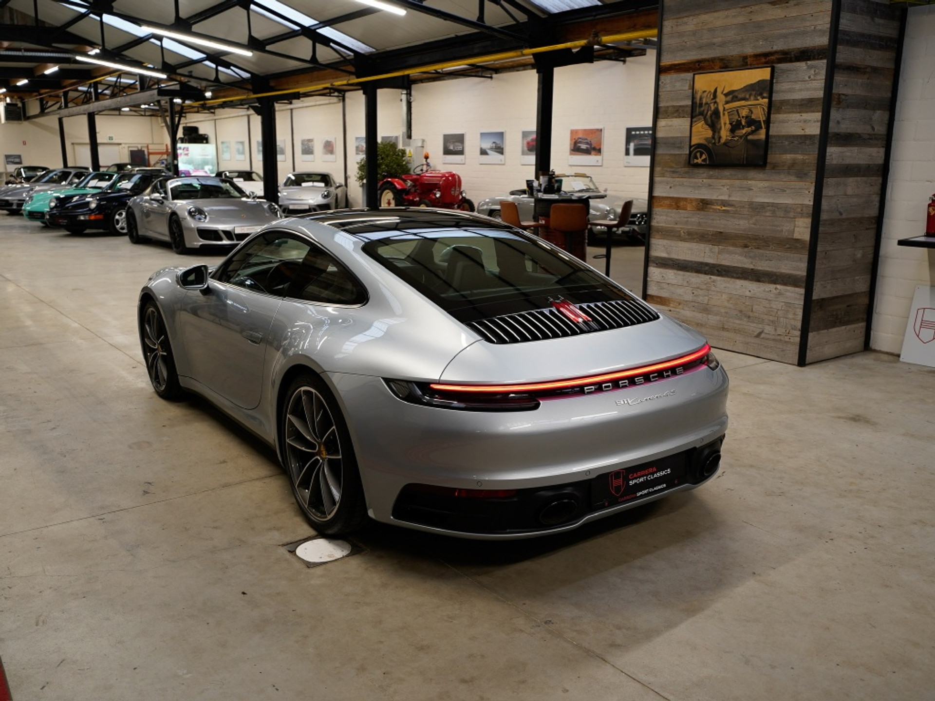 45229669-5.jpg