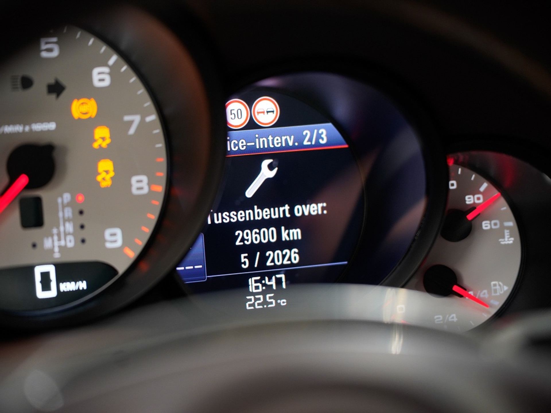 45393531-10.jpg