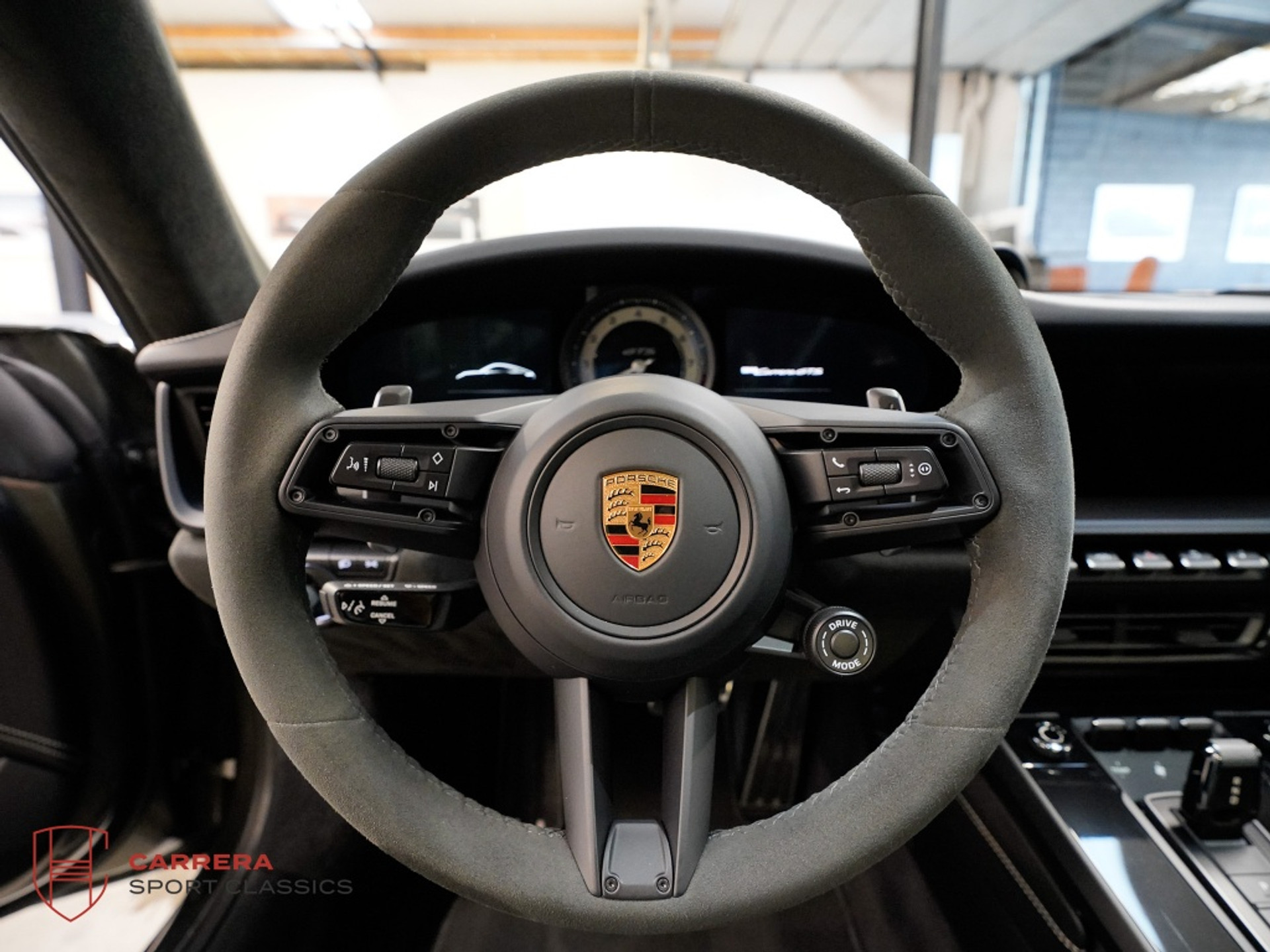 46404258-16.jpg