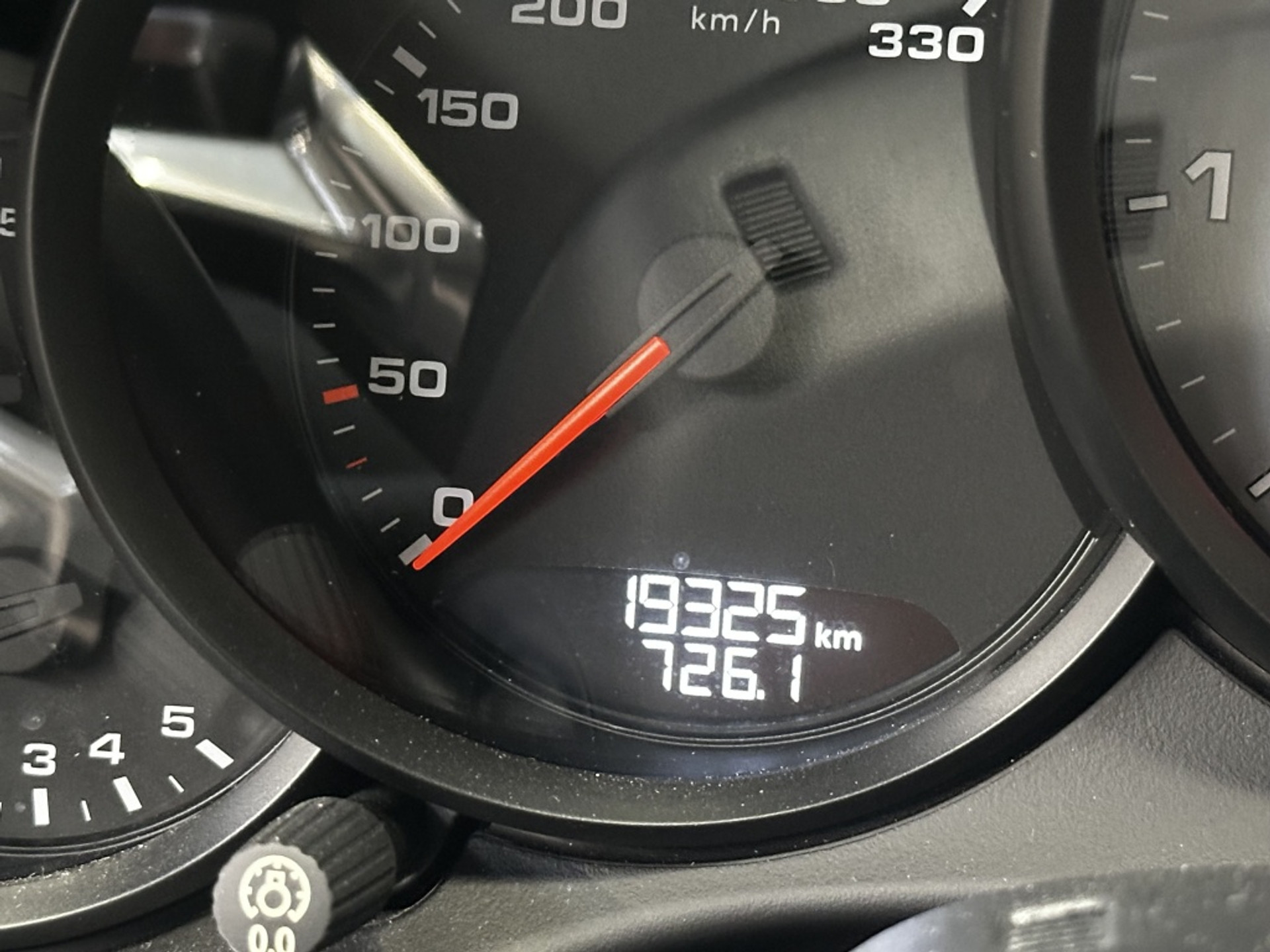 46836270-2.jpg