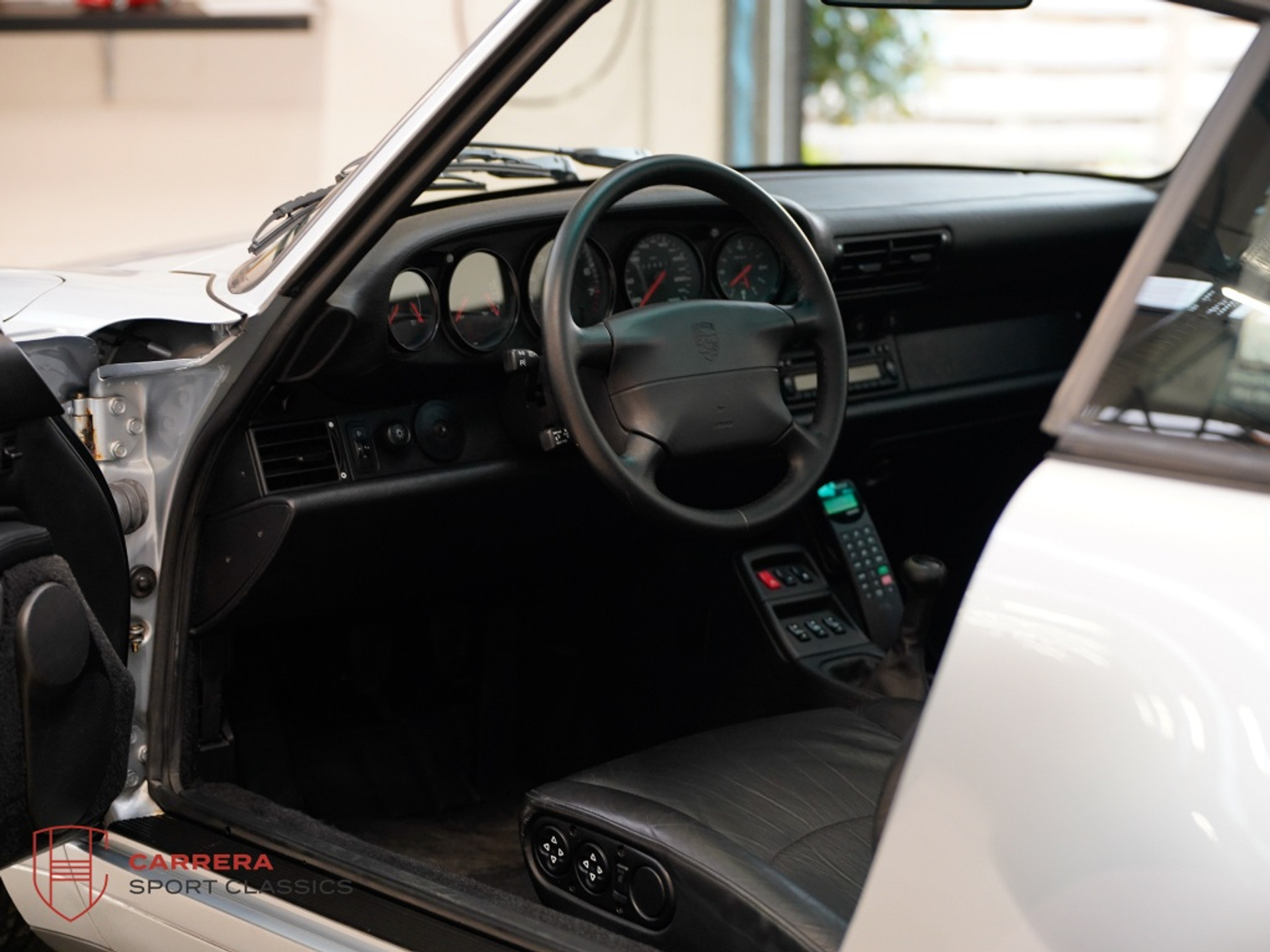 47660237-3.jpg