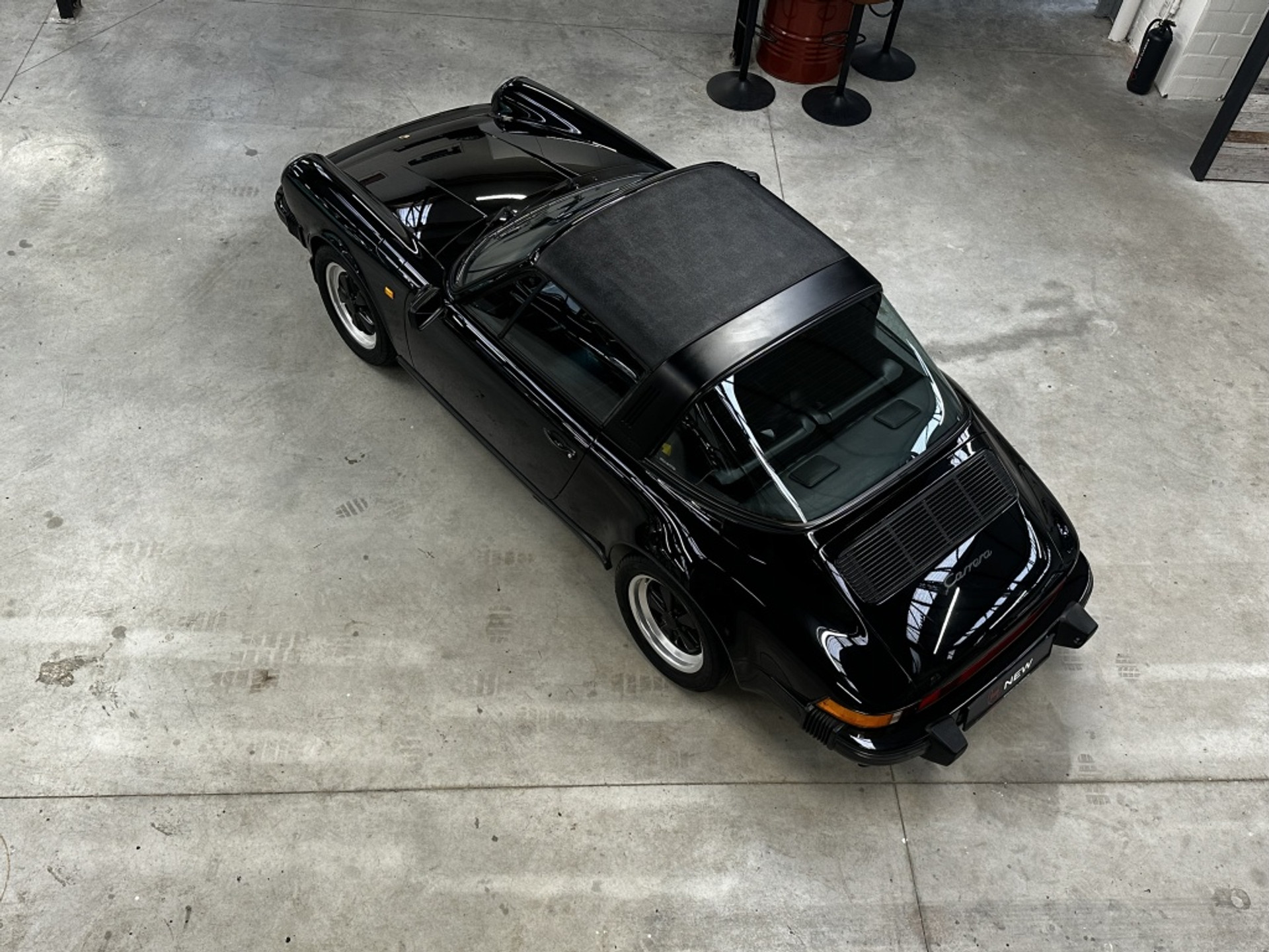 48076830-1.jpg