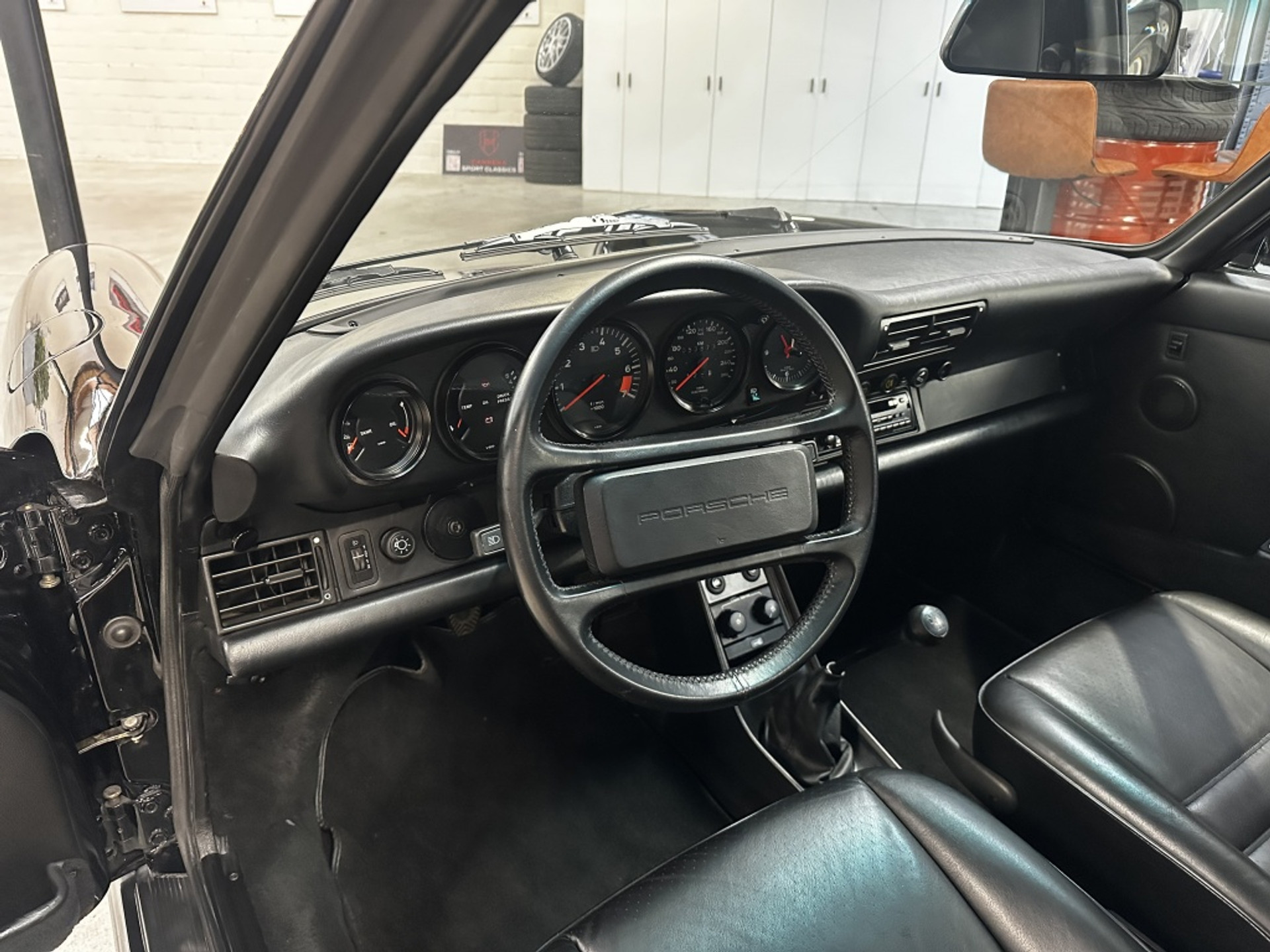 48076830-12.jpg