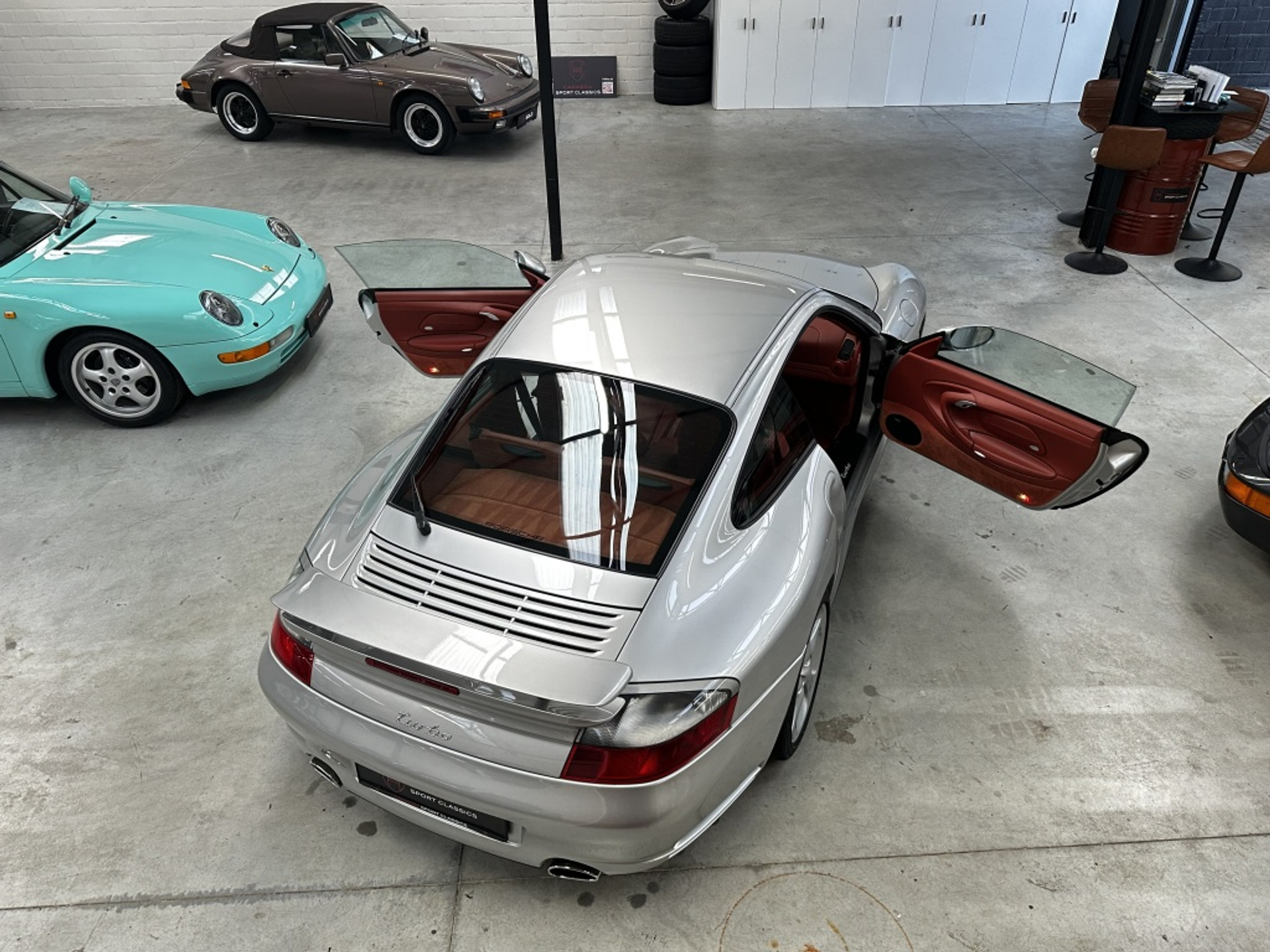 48174976-4.jpg